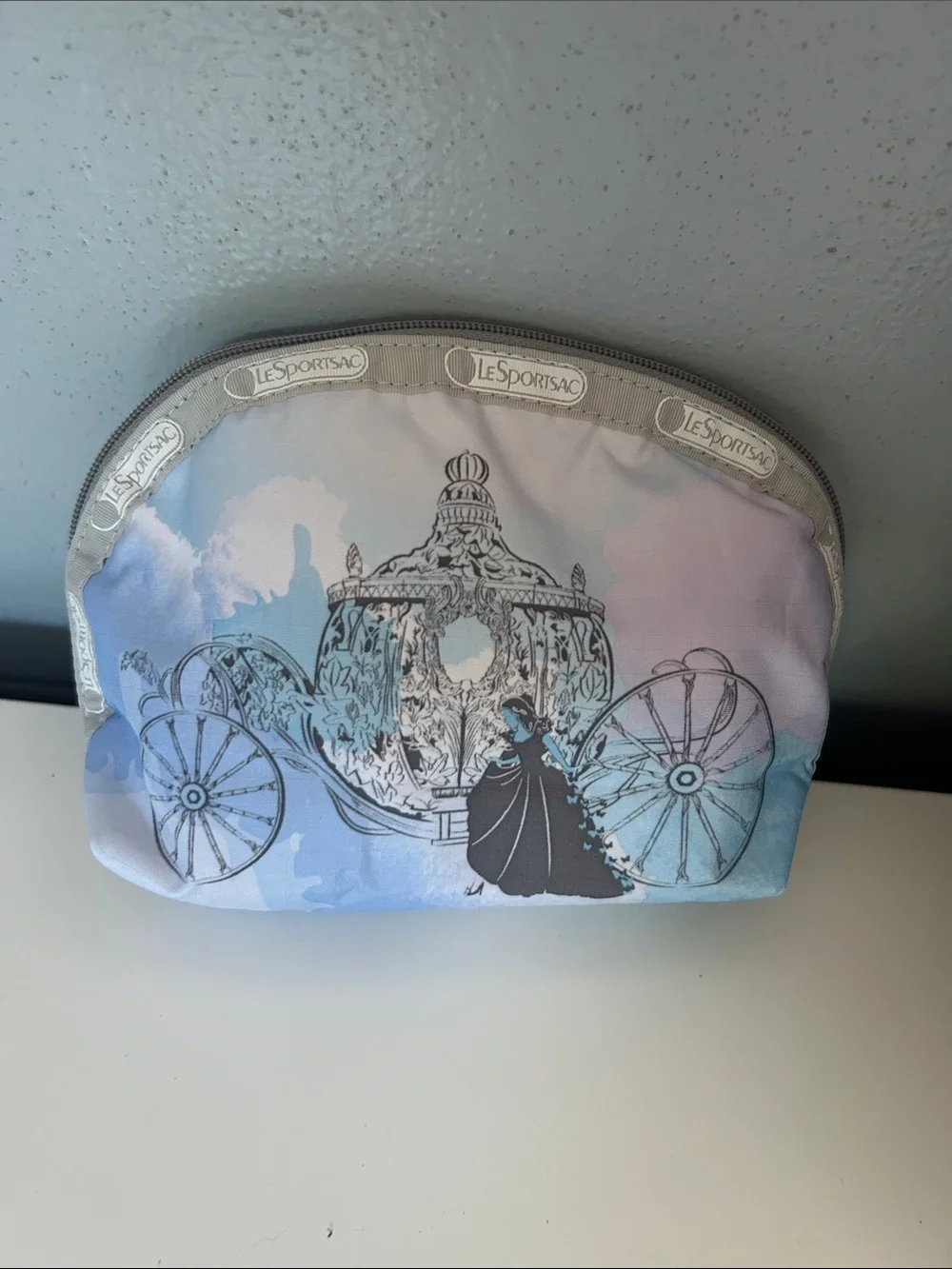Lesportsac looks new